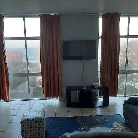 Unit 95 Oceanic - Self Catering, North Beach ダーバン エクステリア 写真