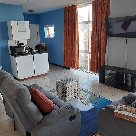 Unit 95 Oceanic - Self Catering, North Beach ダーバン エクステリア 写真