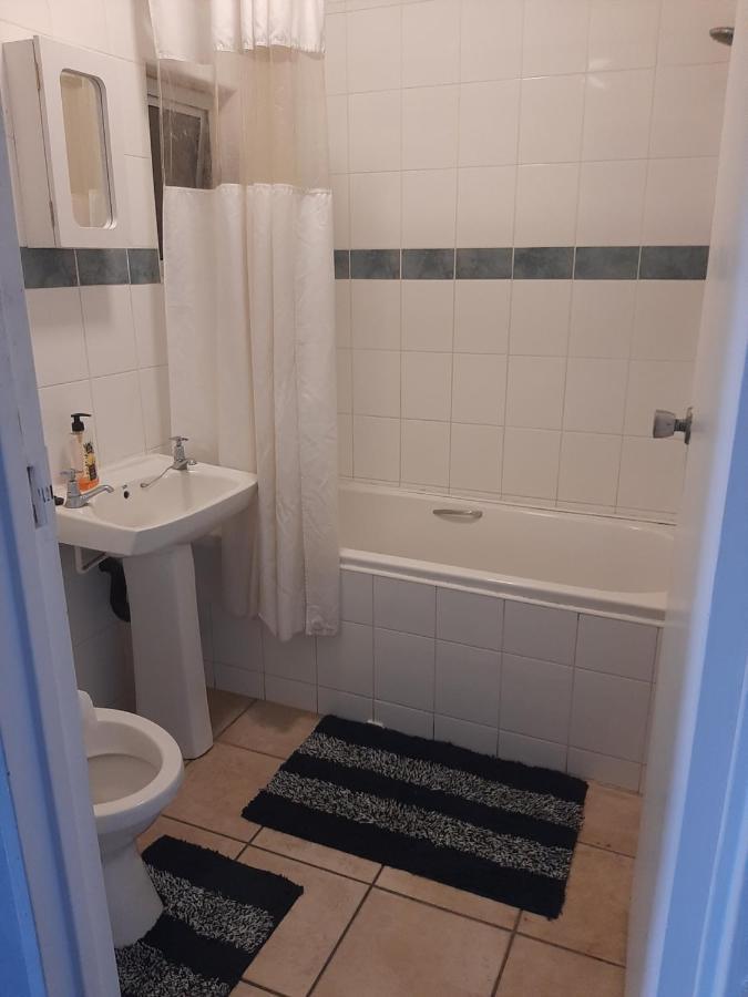 Unit 95 Oceanic - Self Catering, North Beach ダーバン エクステリア 写真